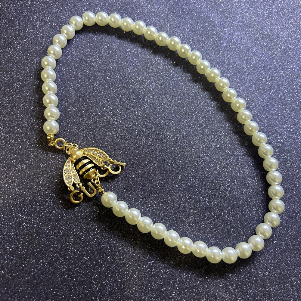 Gucci Pearl Necklace New